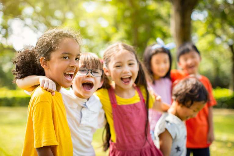 Group of kids smiling together outside, palos heights il