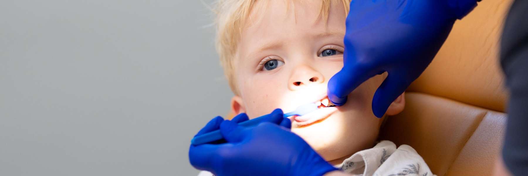 child during dental exam