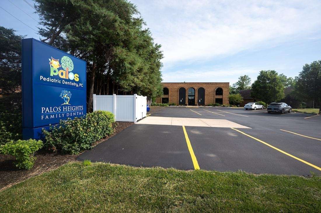 outside of palos pediatric dentistry 